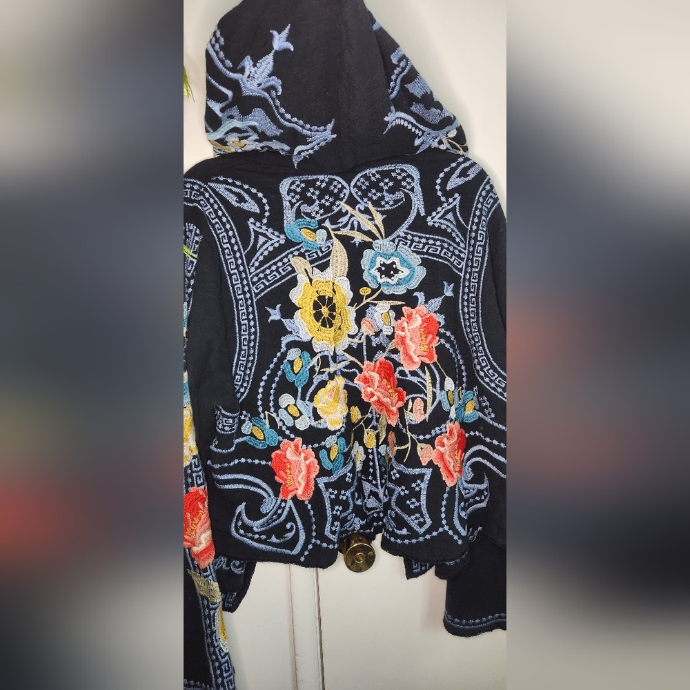 ✨ Johnny Was Embroidered Hoodie Sweater ✨ - Picture 6 of 13